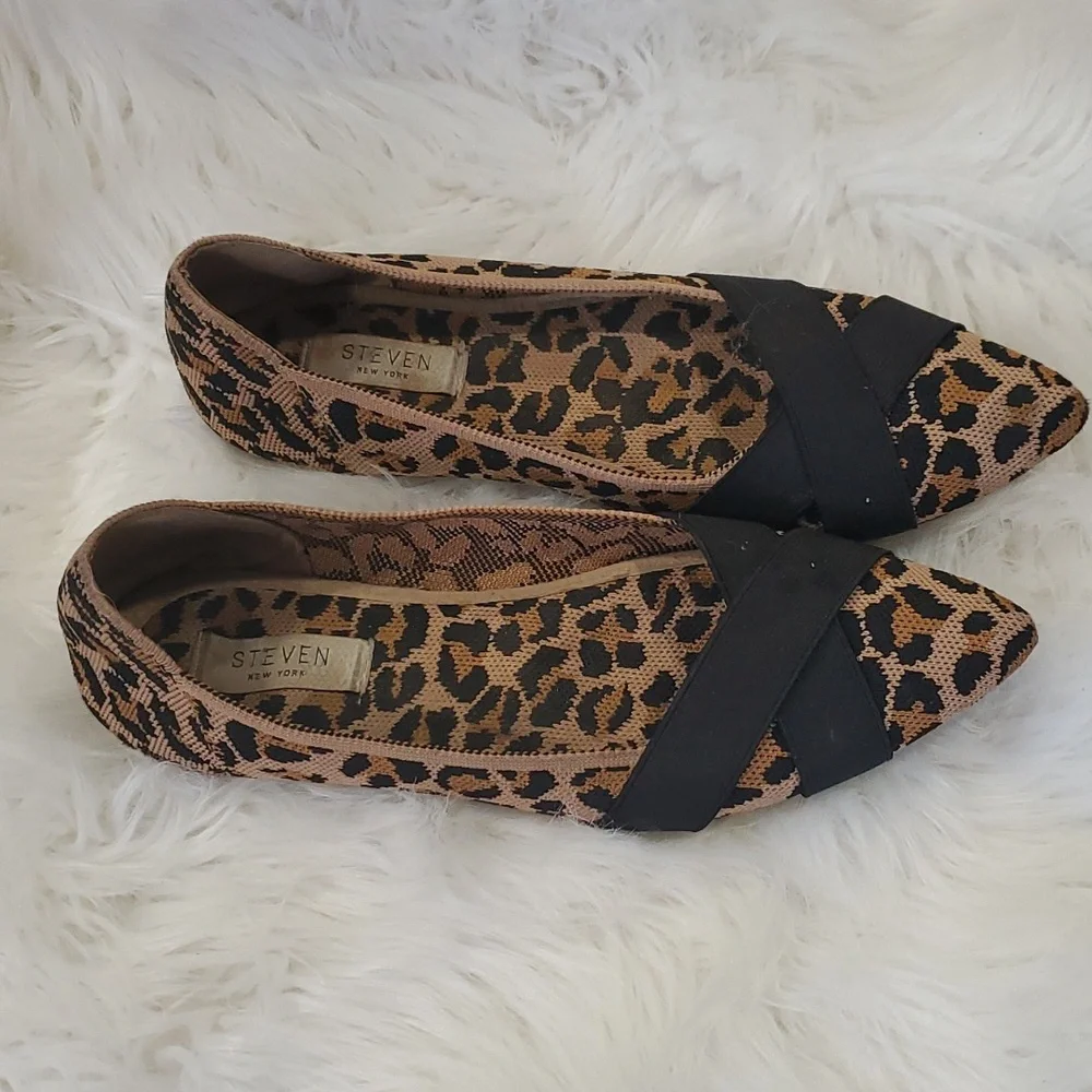 Steve Madden leopard Mob Wife flats shoe size 8.5 - Picture 2 of 14
